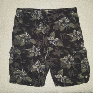 Men's Cargo Short. Floral camouflage.